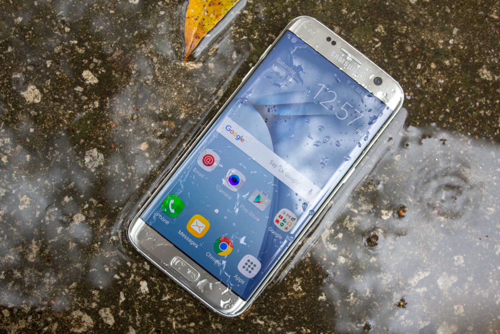 Things to Do If Your Galaxy Smartphone Gets Wet