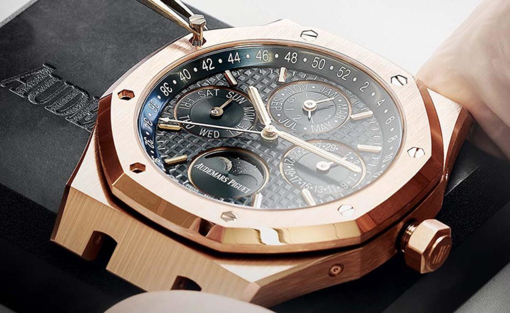 10 Luxury Watches That Never Go Out of Style 1