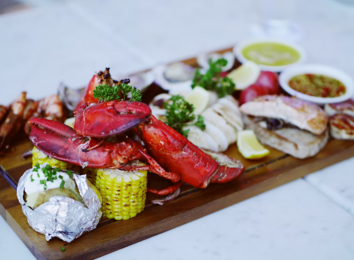 How to Order the Perfect Seafood Platter for Your Next Party