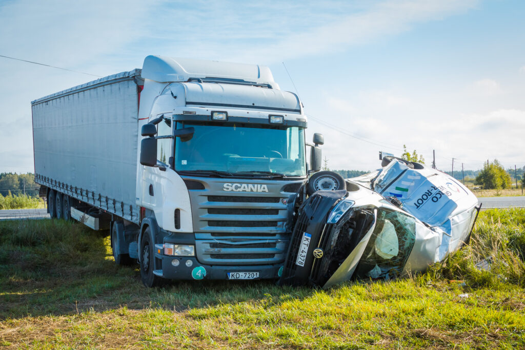 Should You Hire Injury Law Firms With Truck Accident Experience?
