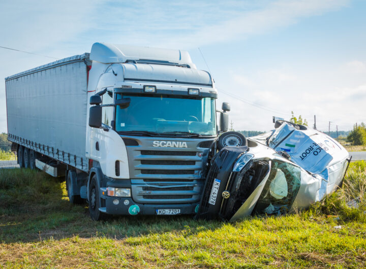 Should You Hire Injury Law Firms With Truck Accident Experience?