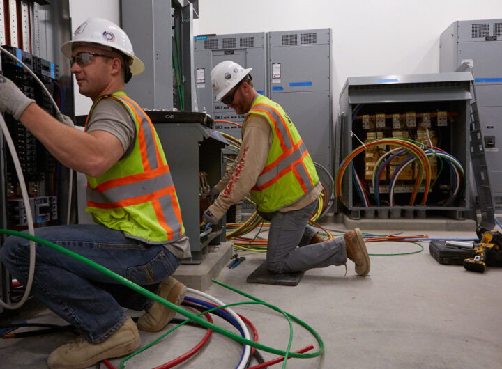 The Role of Industrial Electrical Contractors in Large-Scale Projects